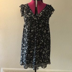 Short flowy dress with floral print